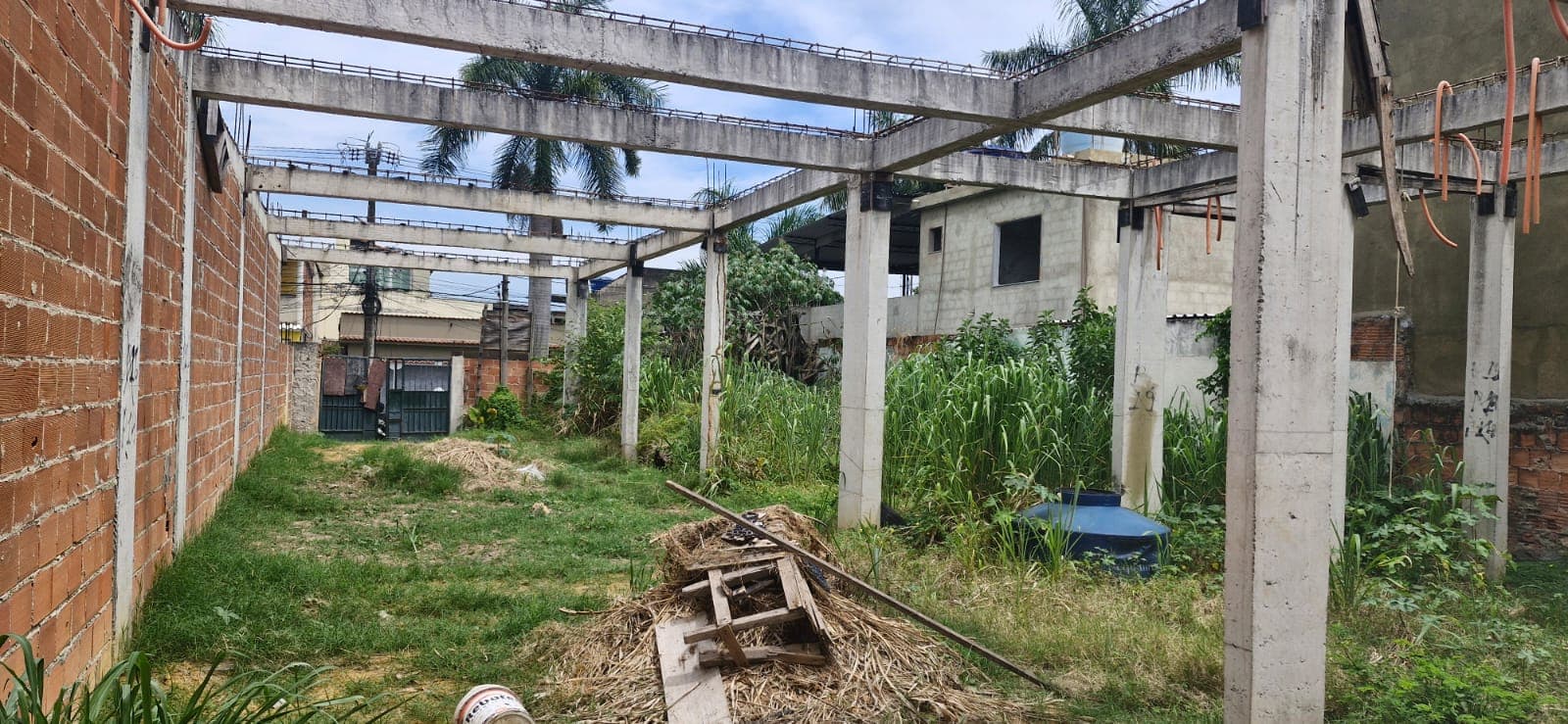 Alvenaria da construção do Terreirão do Dicró, em Mesquita